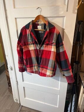 American Eagle Outfitters Red and Black Plaid flannel and quilted lines shirt